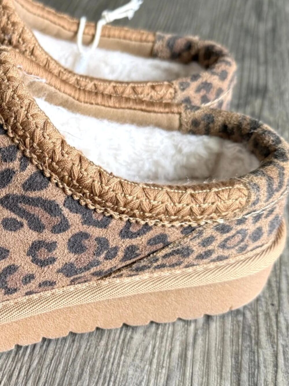 CUSHIONAIRE Leopard Print Genuine Suede Cozy Slippers Faux Fur 8 M NWT - Picture 13 of 15